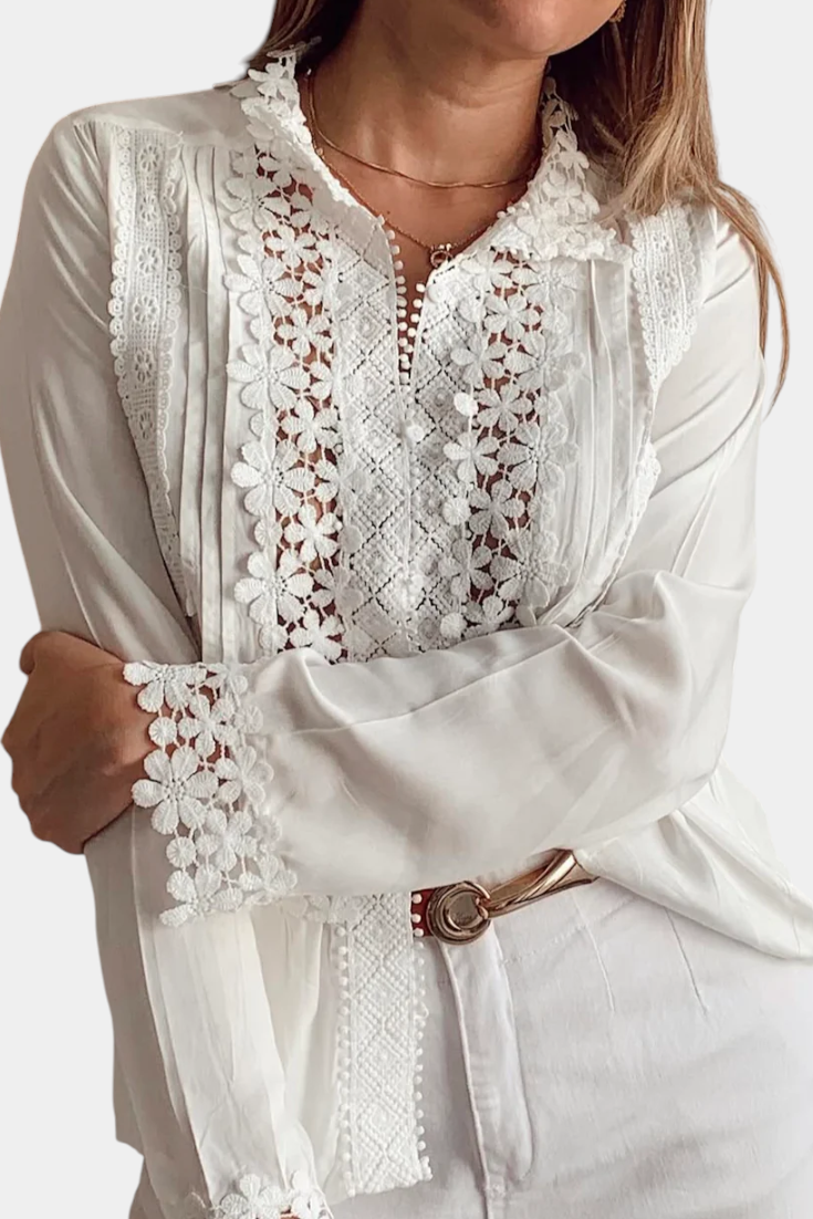 Elvira Bluse Med Frontbroderet Blonder Og Eksklusiv Stil