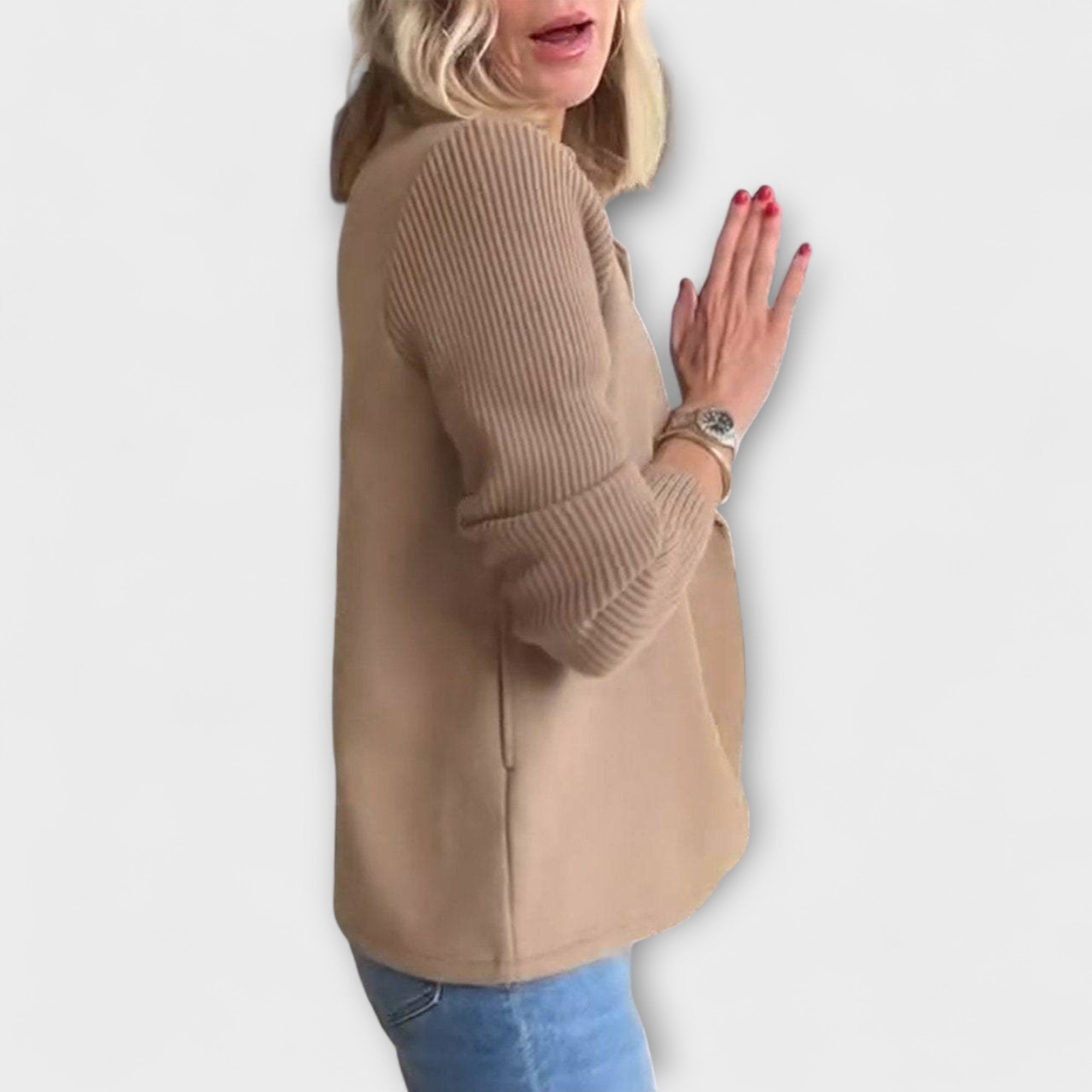 Amora Strikblazer Med Vævede Ærmer Og Luksus Knaplukning