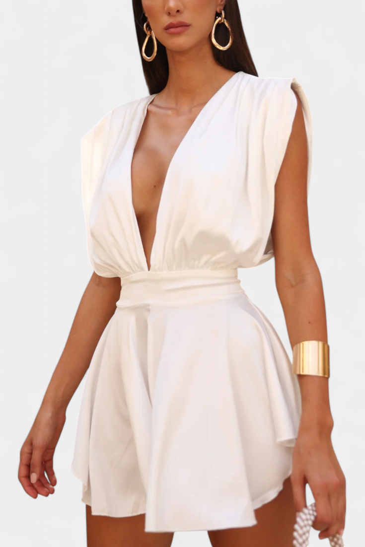 Rosalba Satin Kort Jumpsuit Dyb Vudskæring Eksklusiv